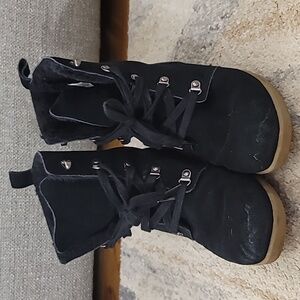 American Eagle Outfitters Suede Winter Boots
